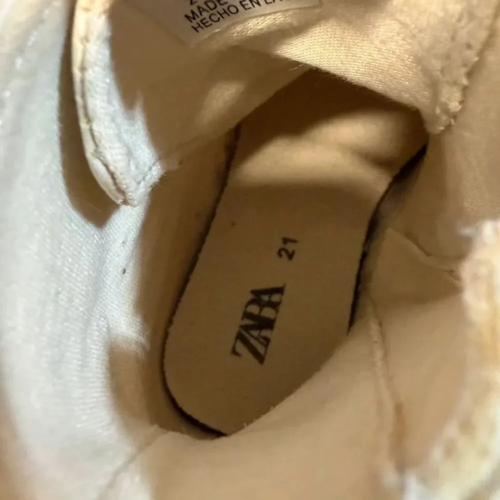 Zara Cream Toddler Girls Track Sole Zipper Boots EU 21 / US 5.5